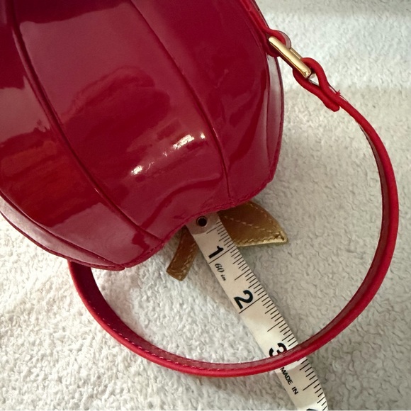 Disney | Snow White Apple Purse - Picture 10 of 15